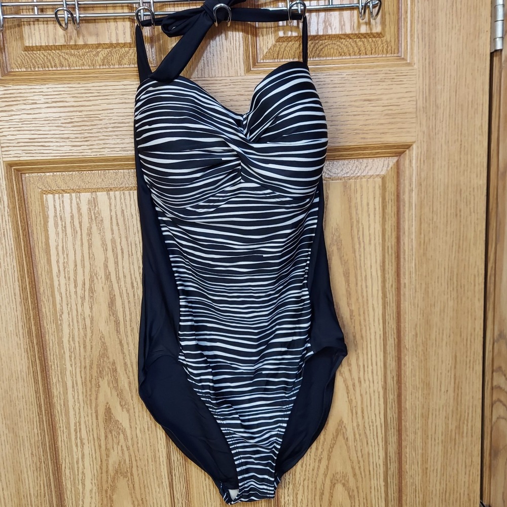 Merona Womens Black White Striped Twist Front Halter One Piece Swimsuit‎ Size M